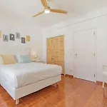 Вилла Baleal Happiness Surf House Феррел