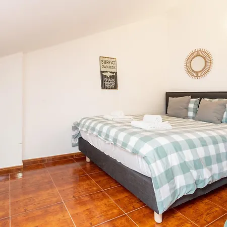 Baleal Happiness Surf House Villa *