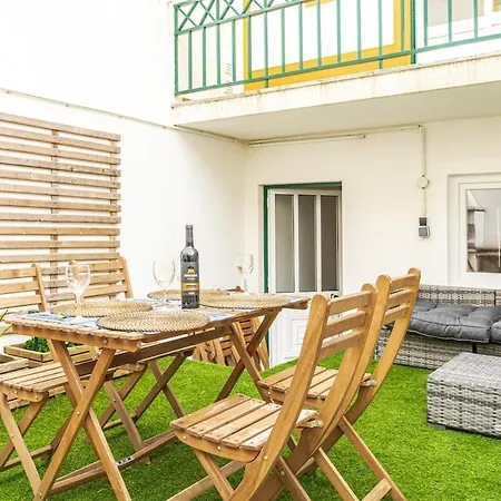 Baleal Happiness Surf House Villa