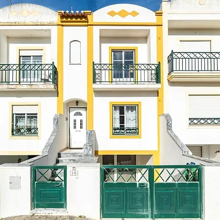 Baleal Happiness Surf House Villa *