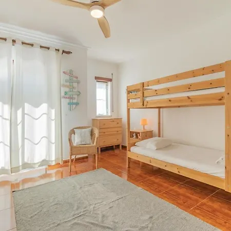 Baleal Happiness Surf House * Baleal
