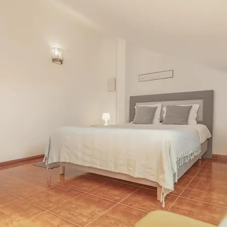 Baleal Happiness Surf House Villa *