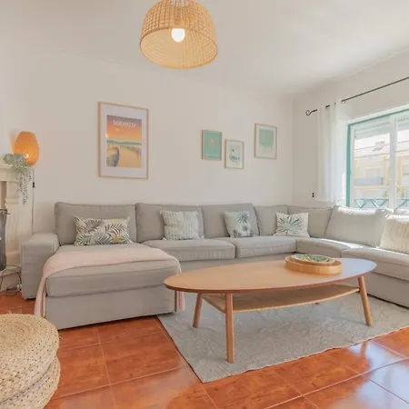 Baleal Happiness Surf House Villa *