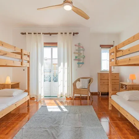 Baleal Happiness Surf House Villa *
